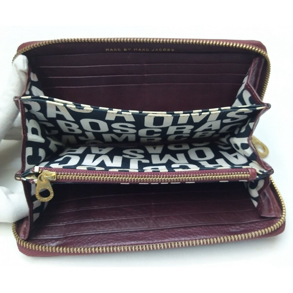 Marc By Marc Jacobs Maroon Leather Zip Around Credit Card Long Wallet - Picture 10 of 16